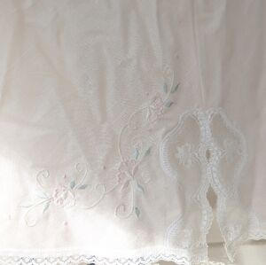 Vintage Vanity Fair Eaton Cotton Poplin Embroidered Floral Rose Lace Half Slip